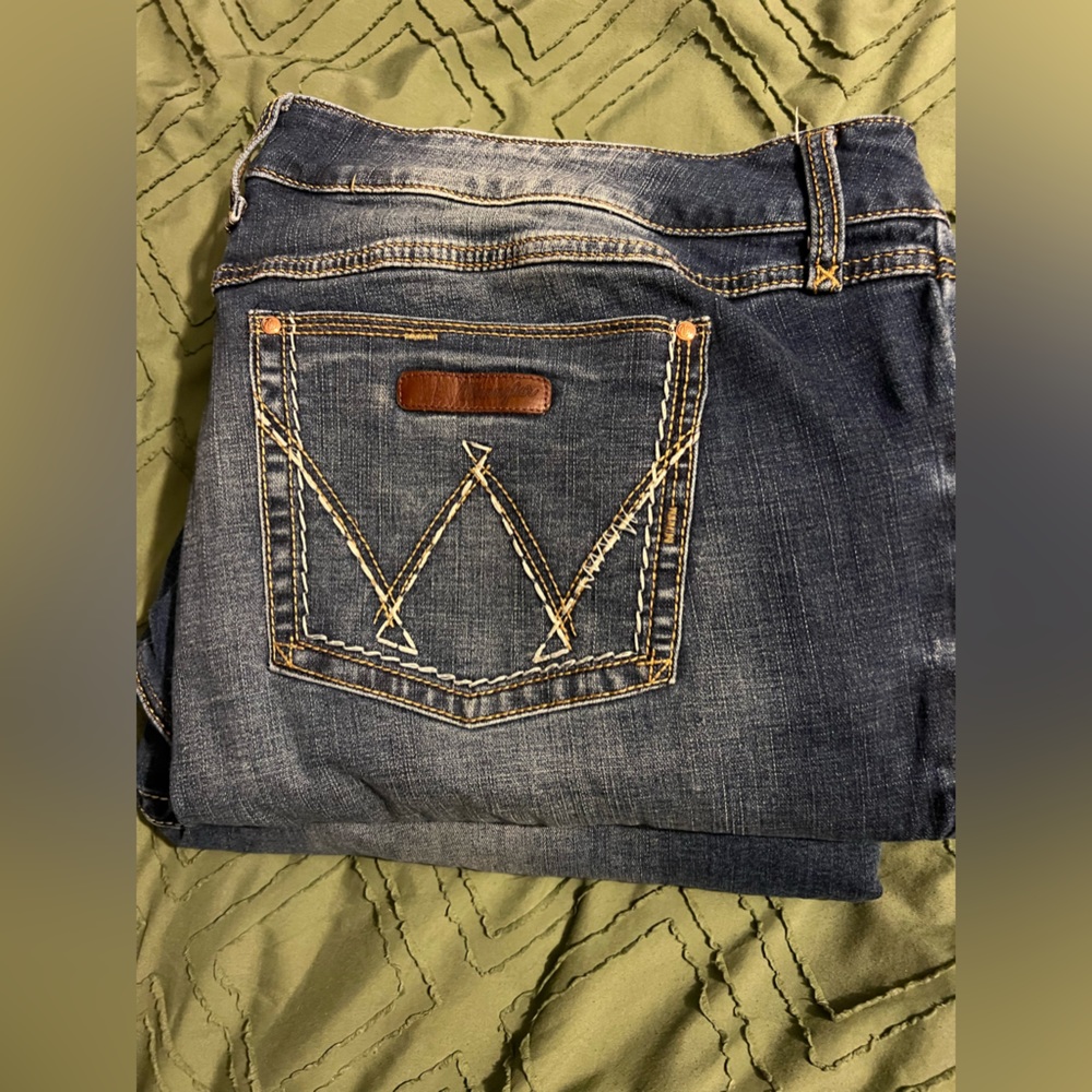Wrangler bootcut size 24w